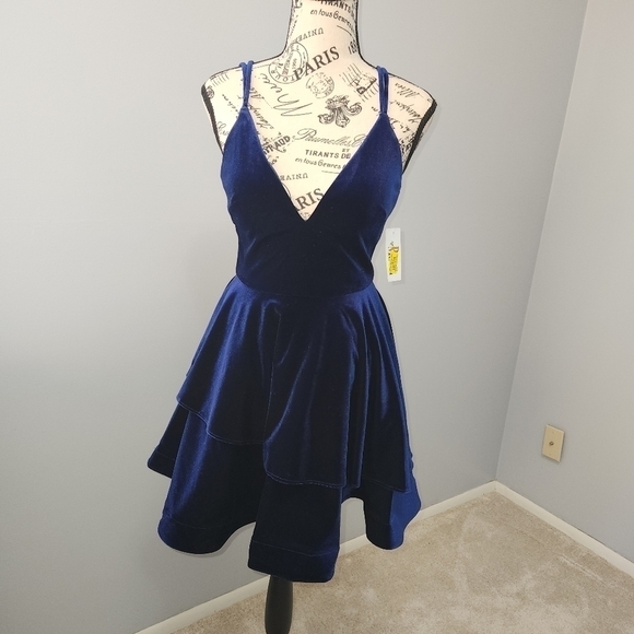 Dear Moon NWT  V-Neck Fit-and-Flare Velvet Dress Size 3 Juniors  Navy Blue - Picture 2 of 10